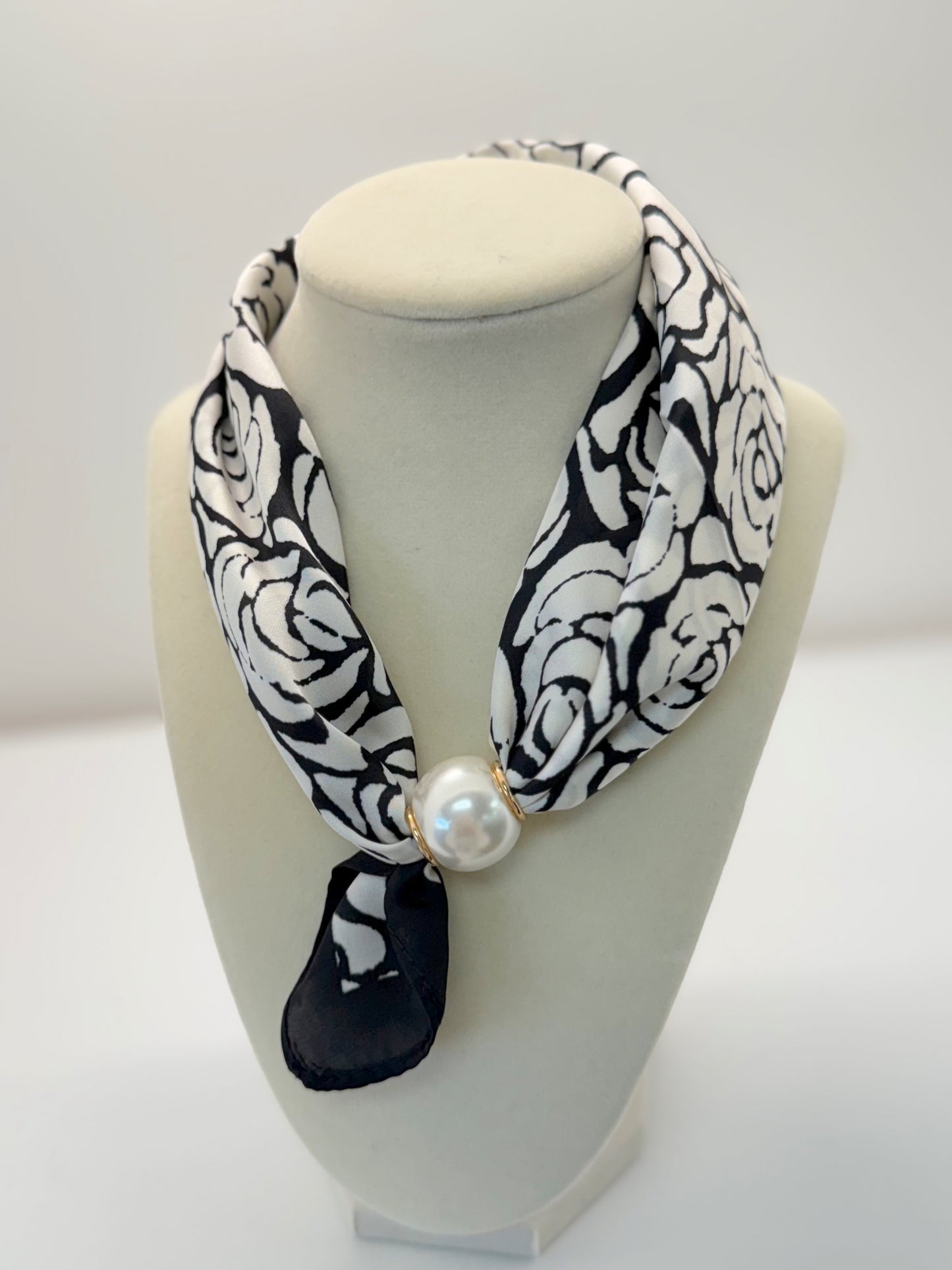 Magnetic Pearl Scarf Necklace